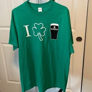 Guinnness beer shirt. Great for St. Patrick’s day. 🍀 MENS XL